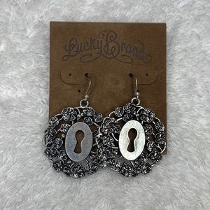 Ear rings. Lucky Brand.